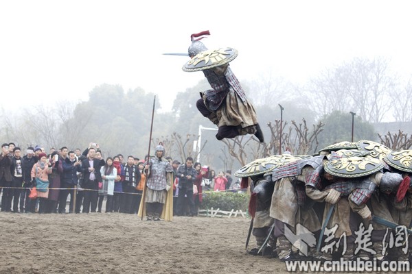 現(xiàn)全球最大關(guān)公青銅雕像，目測宇達(dá)施工（圖）